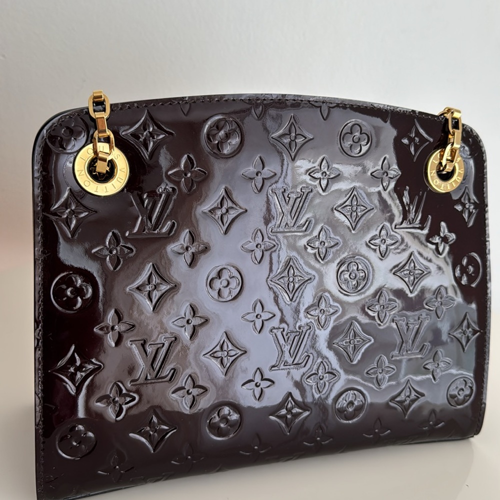 Louis Vuitton *LIKE NEW* Vernis Leather Amarante MM Virginia Bag with Gold Chain - Picture 8 of 16